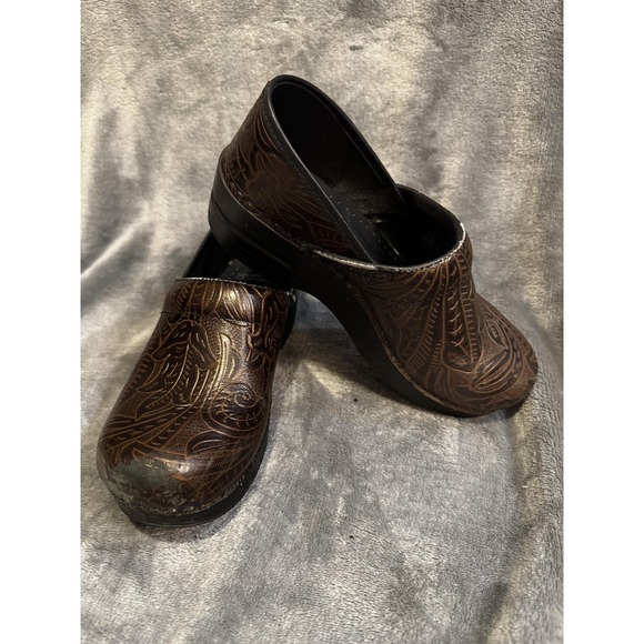 Dansko‎ Shoes Womens Size 38 Brown Embossed Leather Professional Clogs Floral - Picture 1 of 15